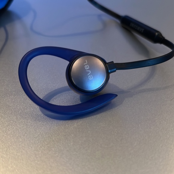 Level over ear headphones - Picture 3 of 4